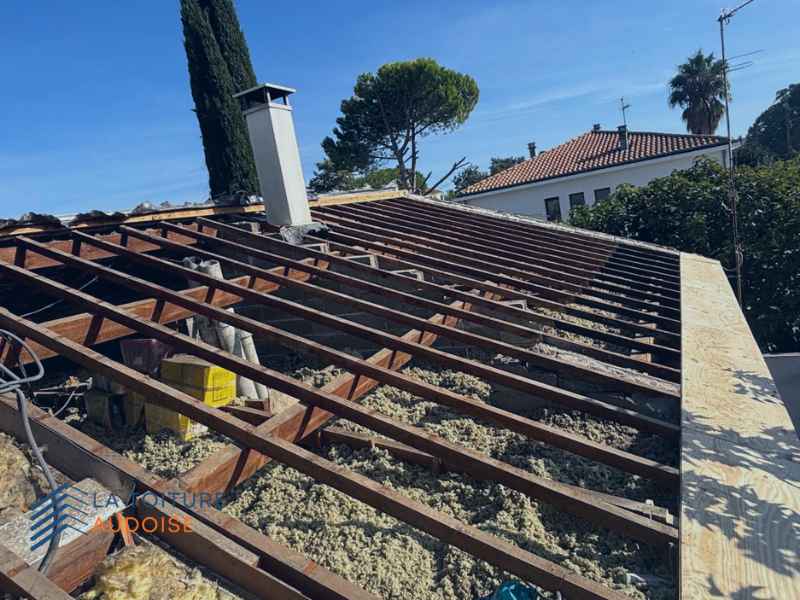 renvovation de la couverture avec dépose complète des anciennes tuiles